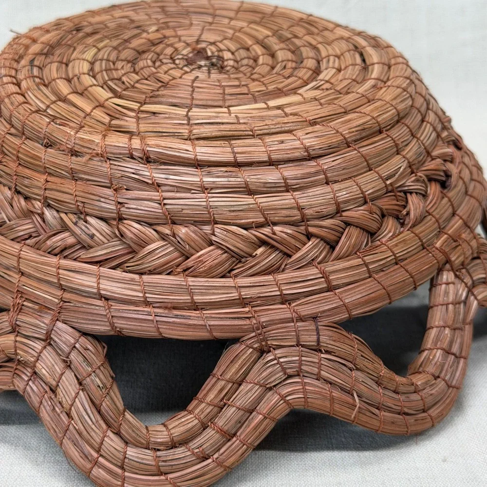 Vintage Hand Woven Pine Needle Basket Scalloped Edge Boho Brown Round Bowl 9.5in